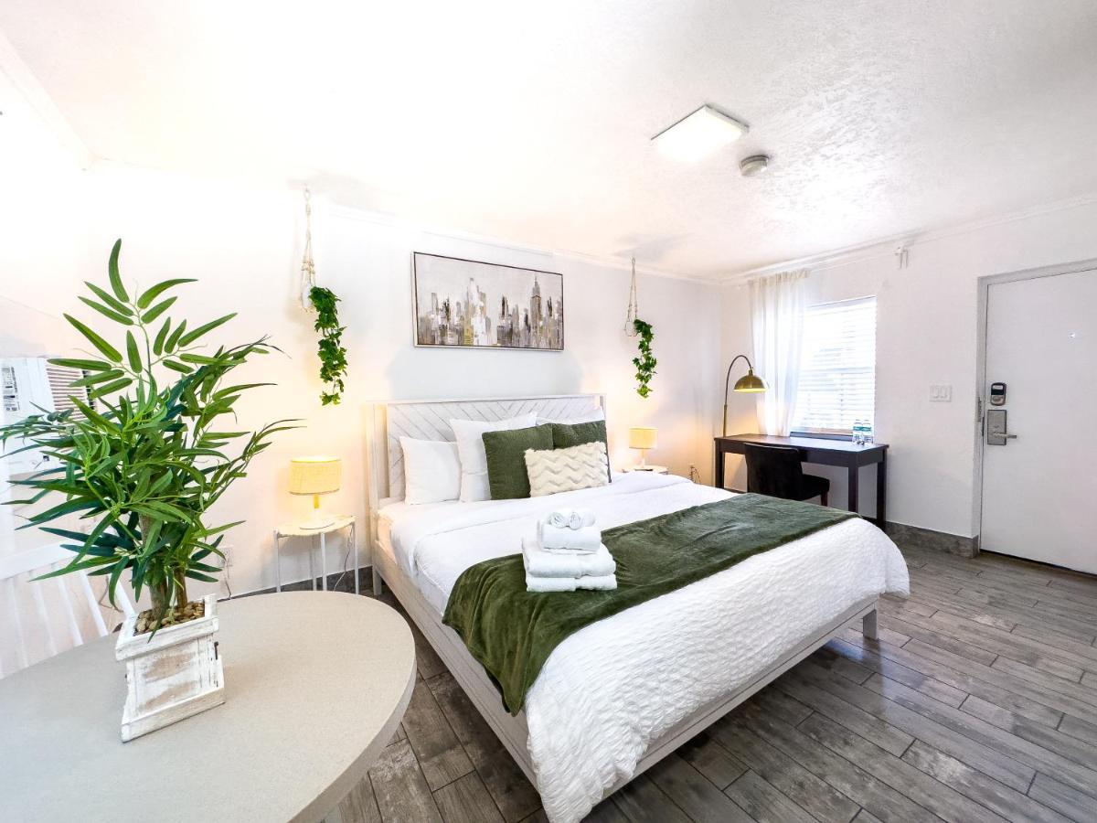 1K Bed Studio Apt With Shared Pool 02 클리어워터 외부 사진