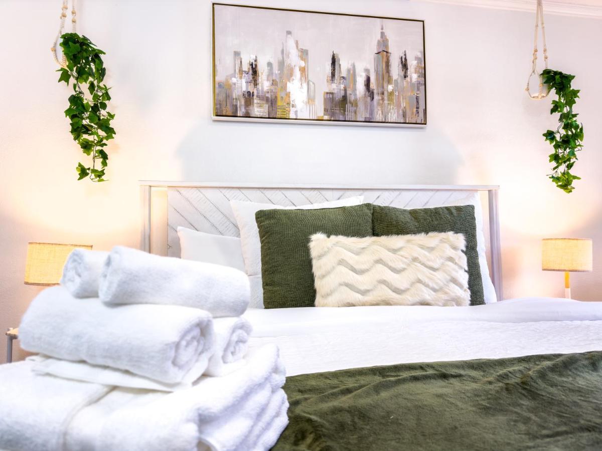 1K Bed Studio Apt With Shared Pool 02 클리어워터 외부 사진