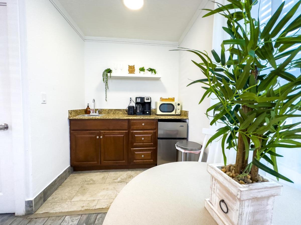 1K Bed Studio Apt With Shared Pool 02 클리어워터 외부 사진