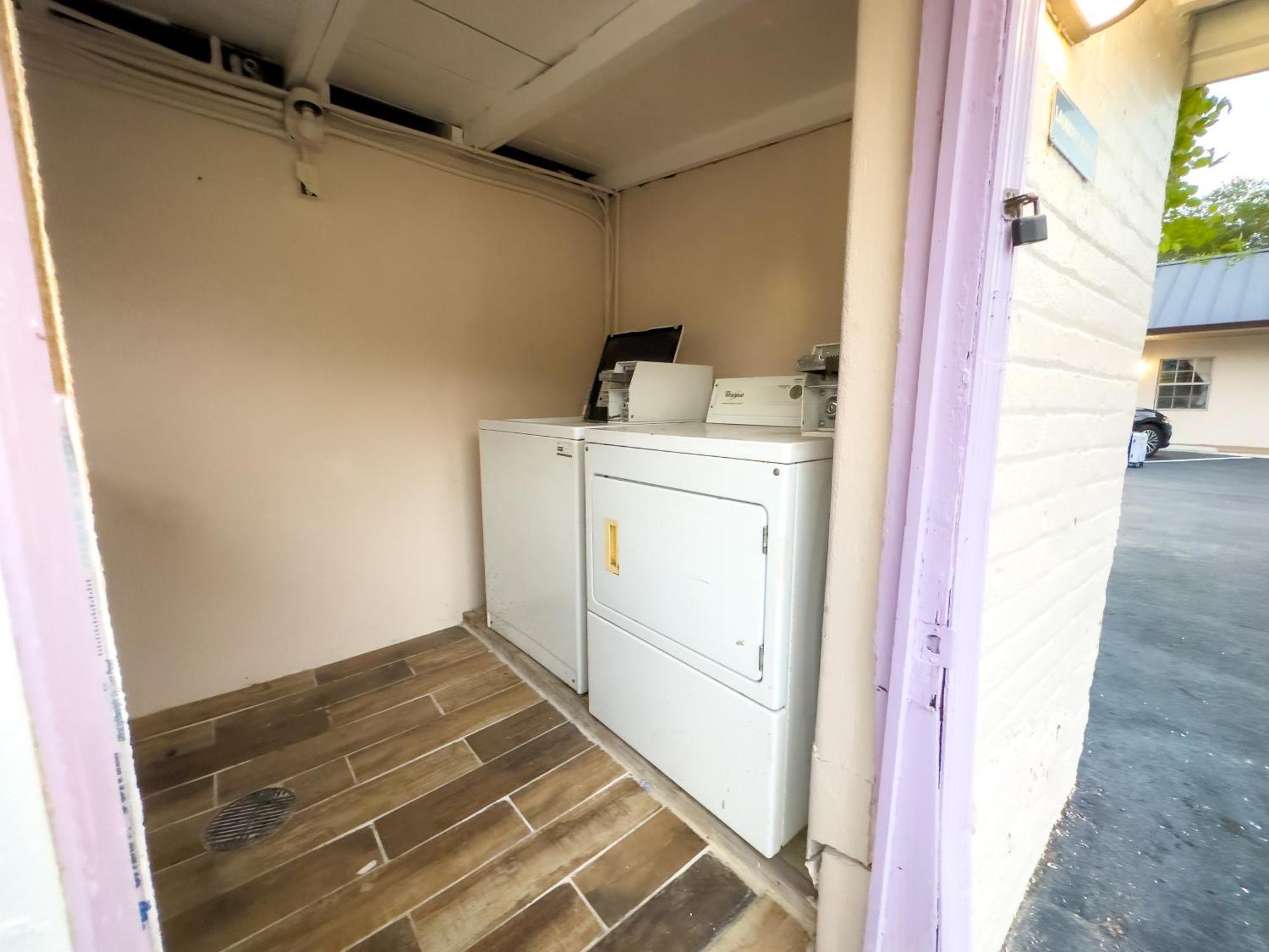 1K Bed Studio Apt With Shared Pool 02 클리어워터 외부 사진