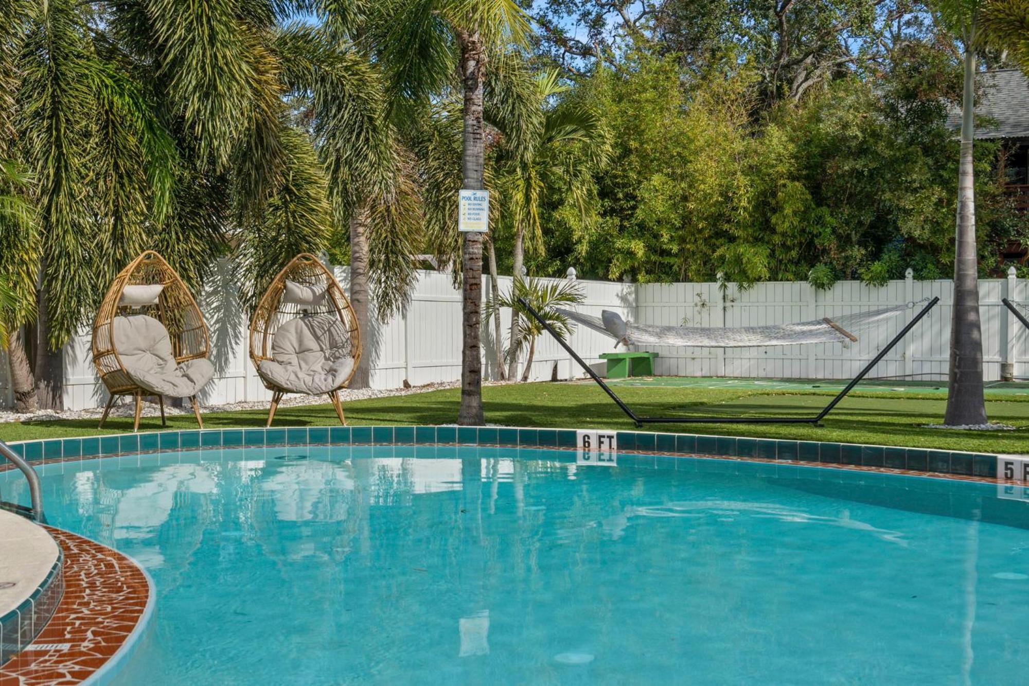 1K Bed Studio Apt With Shared Pool 02 클리어워터 외부 사진